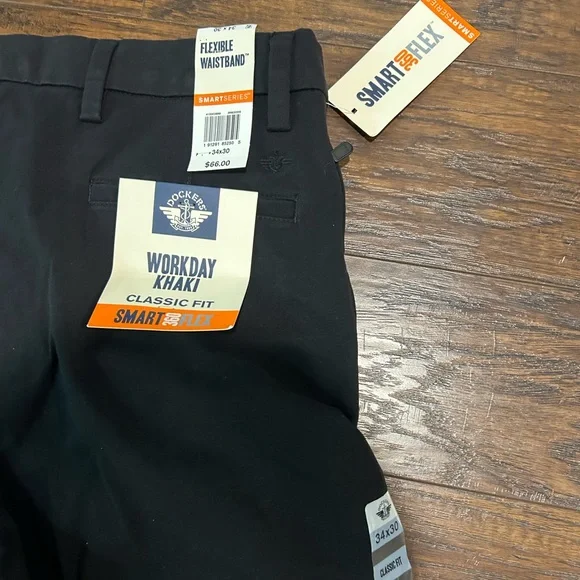 Dockers Work Day Khakis Classic Fit - Picture 3 of 5